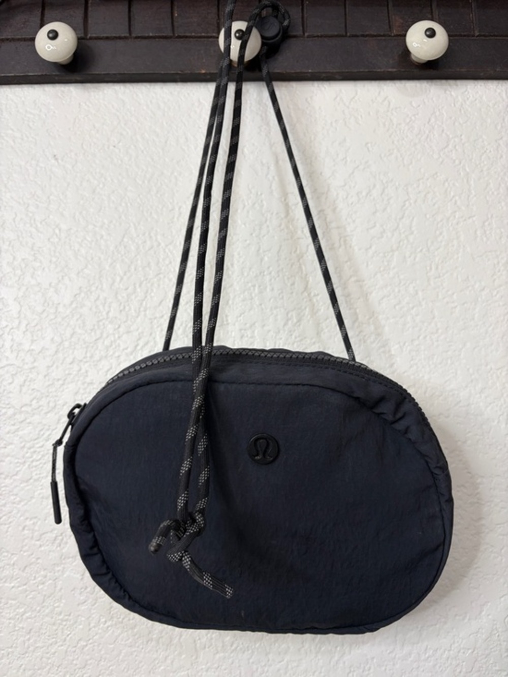 LuLuLemon Athletica Black Crossbody Sling Bag VGUC